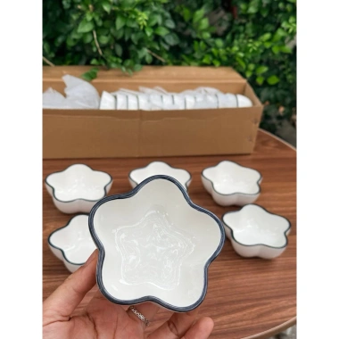 Bộ 6 Bát Nước Chấm Nhật Kawaii - Thiết Kế Dễ Thương, Giá Ưu Đãi 49.000 VNĐ 6 Bộ 6 Bát Nước Chấm Nhật Kawaii - Thiết Kế Dễ Thương, Giá Ưu Đãi 49.000 VNĐ 6
