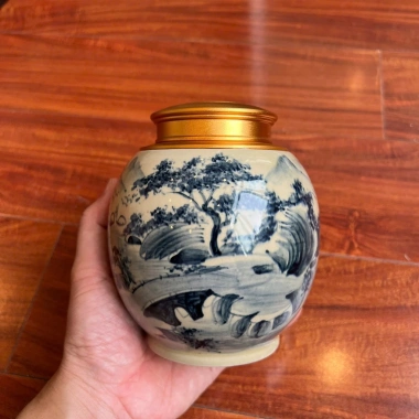 Bộ ấm chén Bát Tràng cao cấp men hoàng tộc, vẽ tay sơn thuỷ, ấm trà giả cổ sang trọng – giảm còn 750.000₫ 9 Bộ ấm chén Bát Tràng cao cấp men hoàng tộc, vẽ tay sơn thuỷ, ấm trà giả cổ sang trọng – giảm còn 750.000₫ 9