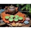 Bộ ấm chén Bát Tràng đắp nổi khay lá sen sang trọng, giá ưu đãi 430.000 VND 2