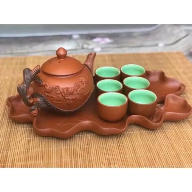 Bộ ấm chén Bát Tràng đắp nổi khay lá sen sang trọng, giá ưu đãi 430.000 VND