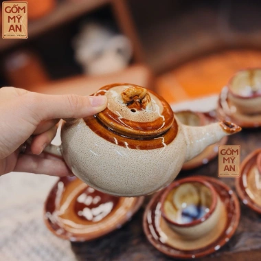 Bộ ấm chén trà Gốm sứ Bát Tràng men hoa biến màu Nâu Cát cao cấp - An toàn, chỉ 750.000đ