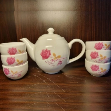 Bộ ấm chén uống trà họa tiết hoa hồng Bát Tràng – Đẹp, 79.000₫ 3 Bộ ấm chén uống trà họa tiết hoa hồng Bát Tràng – Đẹp, 79.000₫ 3