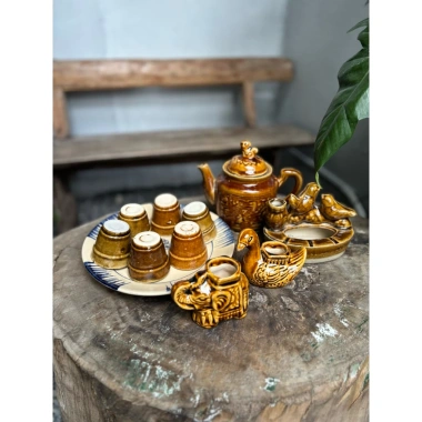 Bộ Ấm Trà Gốm Xưa Vàng Nâu Nhiều Món - Thiết Kế Cổ Điển, Giá Ưu Đãi 125k