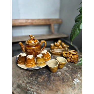 Bộ Ấm Trà Gốm Xưa Vàng Nâu Nhiều Món - Thiết Kế Cổ Điển, Giá Ưu Đãi 125k
