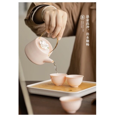 Bộ ấm trà Kung Fu hồng nhúm hoa độc đắc – ấm, 4 cốc và khay, giá ưu đãi 115.000