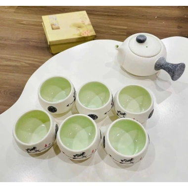 Bộ ấm trà sứ hoa sen - 6 chén gốm, hộp túi tặng biếu, ưu đãi 99.000 VND