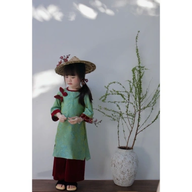 Bộ Áo Dài Cách Tân Bé Gái Vải Gấm Lụa Truyền Thống Thiết Kế Tết Thanh Lịch 379k 8