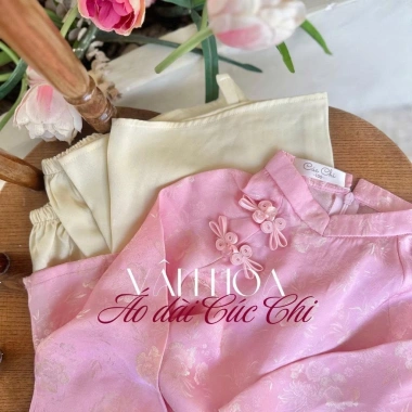 Bộ áo dài tết bé gái Nha Xá Cúc Chi - Đẹp xinh cho mẹ & bé, giá ưu đãi 495k 2.026 9 Bộ áo dài tết bé gái Nha Xá Cúc Chi - Đẹp xinh cho mẹ & bé, giá ưu đãi 495k 2.026 9