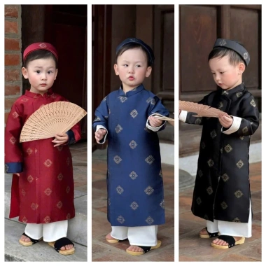 Bộ áo dài Tết bé trai 2.026 vải gấm ánh kim - Áo Mẹ&bé MB25.619, giá 279.000₫