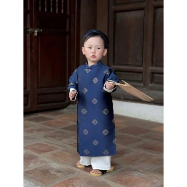 Bộ áo dài Tết bé trai 2.026 vải gấm ánh kim - Áo Mẹ&bé MB25.619, giá 279.000₫