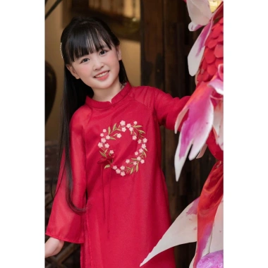 Bộ áo dài tết cúc chi cho bé gái - tơ lụa mềm mịn, tặng kèm bờm, giá chỉ 325.000 3