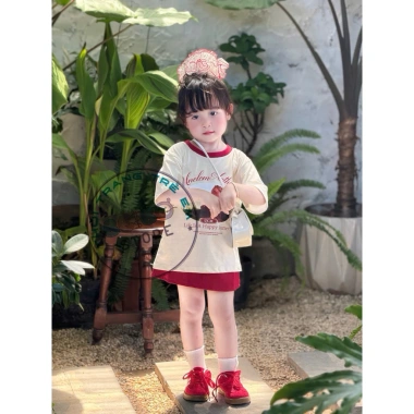 Bộ áo thun cotton bé gái Uncle M Authentic và chân váy chữ A siêu đáng yêu, giá ưu đãi 149k