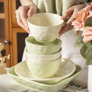 Bộ Bát Đĩa Chén Dĩa Gosu Cao Cấp 12 Món Màu Kem Bơ – Men Sáng Bóng, Sang Trọng, Gia Đình Đẳng Cấp, Giá Ưu Đãi 557,620₫ 6 Bộ Bát Đĩa Chén Dĩa Gosu Cao Cấp 12 Món Màu Kem Bơ – Men Sáng Bóng, Sang Trọng, Gia Đình Đẳng Cấp, Giá Ưu Đãi 557,620₫ 6