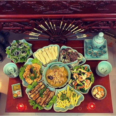 Bộ bát đĩa cúng Gia Tiên hoa mặt trời vẽ tay - Gốm sứ Bát Tràng, giá giảm 410.000₫, Hỏa Tốc HN 7