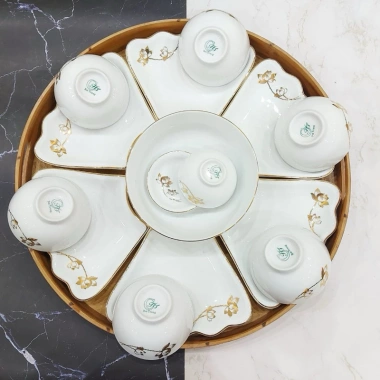 Bộ Bát Đĩa Hoa Mặt Trời Cúng Gia Tiên Sen Vàng Kim Vẽ Tay - Sứ Bát Tràng Cao Cấp, Tô Canh, Bát Cơm - Giá ưu đãi 360.000₫ 4 Bộ Bát Đĩa Hoa Mặt Trời Cúng Gia Tiên Sen Vàng Kim Vẽ Tay - Sứ Bát Tràng Cao Cấp, Tô Canh, Bát Cơm - Giá ưu đãi 360.000₫ 4
