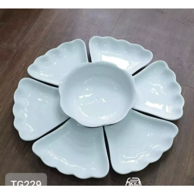 Bộ bát đĩa hoa mặt trời nhựa cao cấp - Thiết kế tinh tế, giá ưu đãi 35.000₫