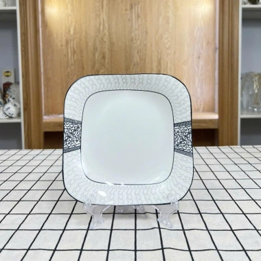 Bộ bát đĩa họa tiết viền kẻ GIÁ LẺ 30.000đ Đầy đủ món, chất lượng cao, giá chỉ 36.300đ