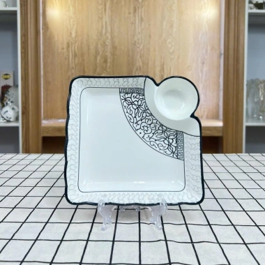 Bộ bát đĩa họa tiết viền kẻ GIÁ LẺ 30.000đ Đầy đủ món, chất lượng cao, giá chỉ 36.300đ