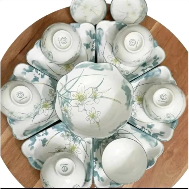 Bộ bát đĩa sứ 22 món, khay hoa mặt trời, sét đĩa trắng viền đen 48cm Giá 199k