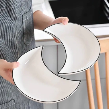 Bộ bát đĩa sứ decor hoa mặt trời: Sét đĩa mặt trăng 5 cánh trắng viền đen 42cm, giá 85.000₫ 6