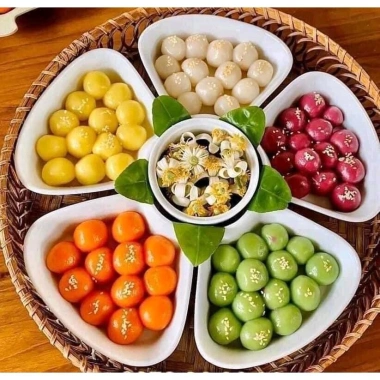 Bộ bát đĩa sứ hoa mai kèm khay mây - Đồ thờ cúng sang trọng, giá chỉ 160k