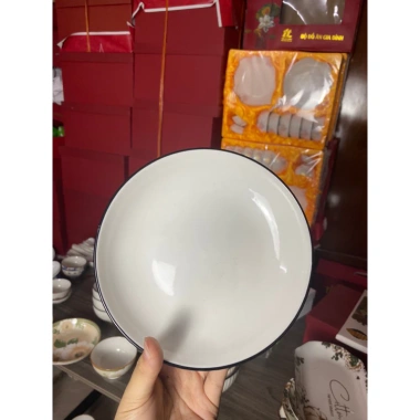Bộ bát đĩa trắng viền đen men cao cấp - Giá ưu đãi 14.900 VND, chất lượng sang trọng, phù hợp mọi không gian 8 Bộ bát đĩa trắng viền đen men cao cấp - Giá ưu đãi 14.900 VND, chất lượng sang trọng, phù hợp mọi không gian 8