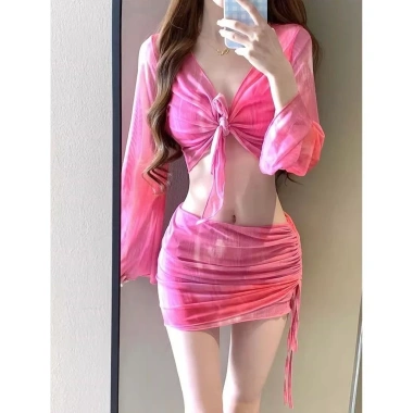 Bộ bikini 4 chi tiết QCCC KUNKUN BKN47: áo tắm đệm ngực, áo choàng dài tay, chỉ 179k