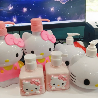 Bộ Chai Chiết Kitty Đa Dạng Hình Dạng - Siêu Dễ Thương, Tiện Dụng, Giá Chỉ 60.000 VND
