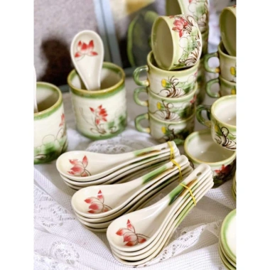 Bộ chén bát thìa gốm sứ cổ họa tiết hoa sen - Giá chỉ 25.500 VNĐ, giảm mạnh