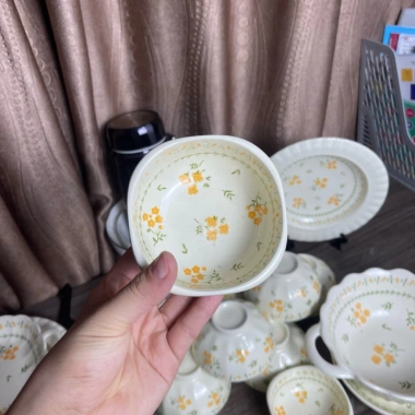 Bộ chén đĩa hoa văn Hoa Cúc Vàng gốm sứ cao cấp 20 món (2 tô) chỉ 200.000 VND