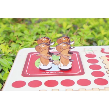 Bộ cờ cá ngựa tết Delarchi gỗ in màu sắc nét, quà Tết 2.026 giá 118.000 5