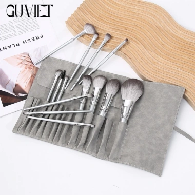 Bộ cọ trang điểm GUVIET 14 cây màu xám bạc kèm bao da, giá ưu đãi 334.410₫