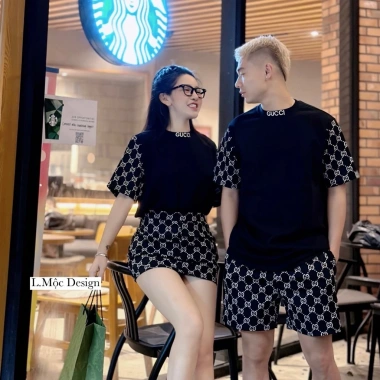 Bộ Cotton Đôi Nam Nữ Thun Ngắn Tay Cổ Tròn Form Tôn Dáng Cao Cấp - 408.500₫ 4 Bộ Cotton Đôi Nam Nữ Thun Ngắn Tay Cổ Tròn Form Tôn Dáng Cao Cấp - 408.500₫ 4