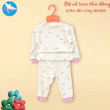 Bộ Dài Tay Nỉ Mỏng Trắng Hoạ Tiết Cổ 3 Phân Avaler 22AV126 Giá 189k cho Bé Mã 4