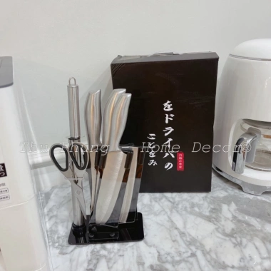 Bộ dao kéo Nhật PTLUXURY 5 món + đế sang trọng – Nhập khẩu, giá ưu đãi 179.000₫