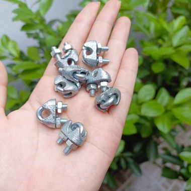 Bộ dây phơi quần áo 4mm thép bọc nhựa 2 khóa 5mm, 2 nở M6, 1 tăng M6, giá 23.520đ
