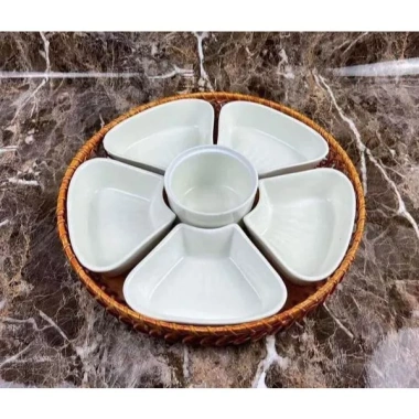 Bộ đĩa sứ hoa mai sang trọng kèm khay mây - Bày thức ăn đẹp, giảm còn 145.000 VND 3 Bộ đĩa sứ hoa mai sang trọng kèm khay mây - Bày thức ăn đẹp, giảm còn 145.000 VND 3