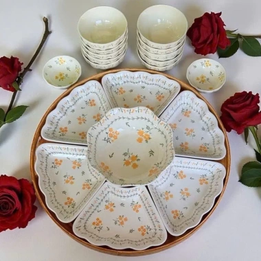 Bộ đĩa thờ cúng sứ hoa mai vàng chịu nhiệt - Set bát đĩa hoa mặt trời, giá 300.000₫ 8 Bộ đĩa thờ cúng sứ hoa mai vàng chịu nhiệt - Set bát đĩa hoa mặt trời, giá 300.000₫ 8
