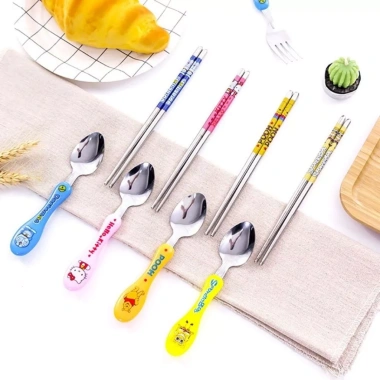 Bộ đồ ăn Homix nhỏ gọn, thiết kế dễ thương cho trẻ tự tập ăn ở nhà và trường học - giá chỉ 46.750 VND