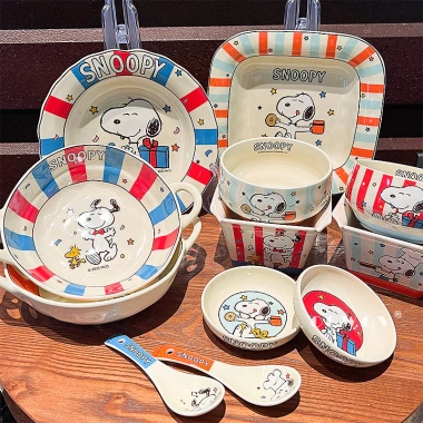 Bộ Đồ Ăn Snoopy Đồng Thương Hiệu 2.025 - Bát Gốm, Đĩa Salad, Bát Cơm, Thìa - Quà Tặng Gia Đình Giá 212.300 VND 3