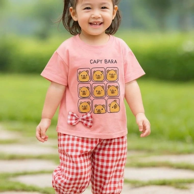 Bộ đồ bé gái áo thun Capybara và quần caro cotton thoáng mát, dễ thương, giá ưu đãi 188k