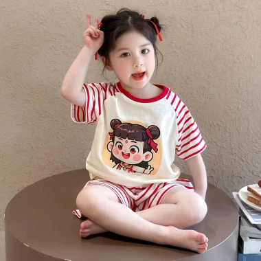 Bộ đồ bé gái mùa hè - Áo ngắn tay hoạt hình siêu dễ thương, giảm giá chỉ 181.141₫