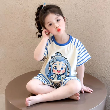 Bộ đồ bé gái mùa hè - Áo ngắn tay hoạt hình siêu dễ thương, giảm giá chỉ 181.141₫