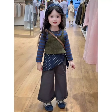 Bộ Đồ Bé Gái Thu Đông Đế Sọc Dài Tay - Áo Vest Ba Mảnh Thời Trang 486.717₫ 3 Bộ Đồ Bé Gái Thu Đông Đế Sọc Dài Tay - Áo Vest Ba Mảnh Thời Trang 486.717₫ 3