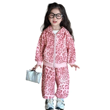 Bộ đồ bé gái xuân thu: áo khoác họa tiết da báo thời trang, giảm giá 23%