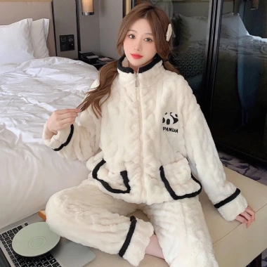 Bộ Đồ Ngủ Bông FreeSize PANDA Trắng Giữ Nhiệt Bo Gấu Siêu Ấm 175 LILIRIA - Giá 209k