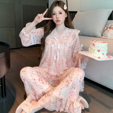 Bộ đồ ngủ dài tay cổ V ren lưới công chúa có đệm ngực QCCC A12 giá sale 323.000 VND