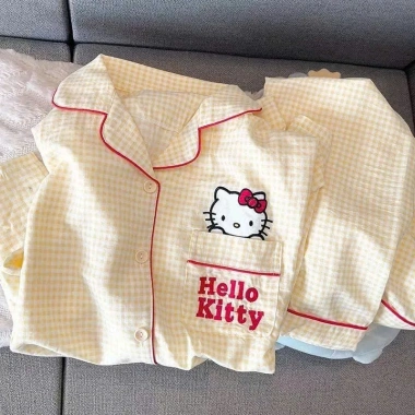 Bộ Đồ Ngủ Dài Tay Nữ Ô Vàng Hello Kitty - Cotton Mây Nhẹ, Bánh Bèo, Giá 155k