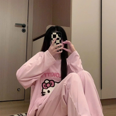 Bộ đồ ngủ Hello Kitty dài tay, quần dài rộng nữ mùa thu đông - Giá chỉ 97.420đ 5 Bộ đồ ngủ Hello Kitty dài tay, quần dài rộng nữ mùa thu đông - Giá chỉ 97.420đ 5