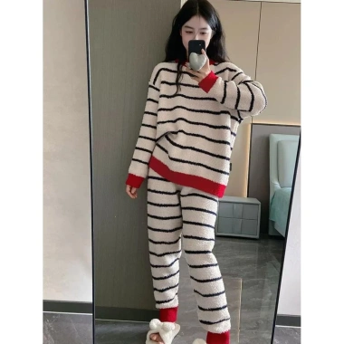 Bộ đồ ngủ lông cừu cao cấp họa tiết san hô sọc - ấm áp dày dặn, mặc thoải mái hàng ngày